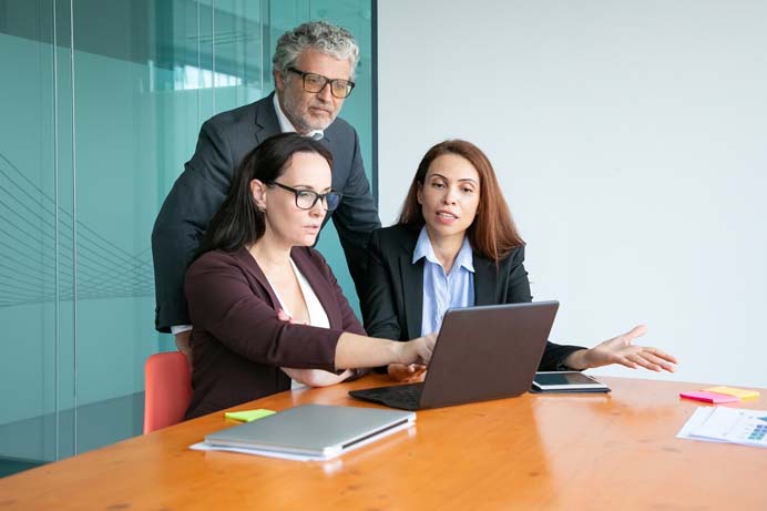 Guia Completo de SEO para Advogados: Como Aparecer no Topo das Pesquisas do Google 18 SEO para Advogados marketing digital