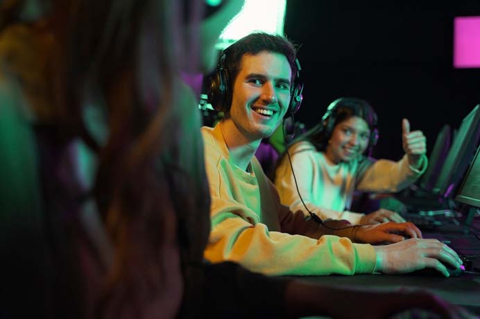 Como Criar Campanhas de Mídia Paga Eficazes para Plataformas de Jogos Online e Apostas 14 face ads - meta ads campanhas de mídia paga