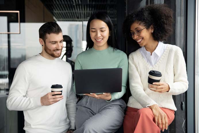 Redes Sociais para Fintechs: Estratégias para Engajar e Fidelizar Clientes 18 conteúdo e canais Redes Sociais para Fintechs