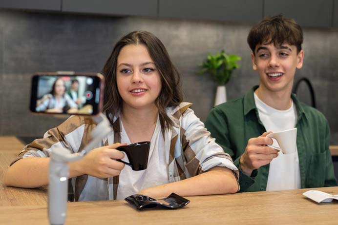 Transformando a Experiência Educacional: Inovando com Marketing Digital 16 histórias de sucesso de alunos no marketing digital para educação