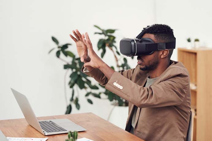 O Papel da Tecnologia no Sucesso das Estratégias de Marketing Digital 5 realidade aumentada - VR marketing
