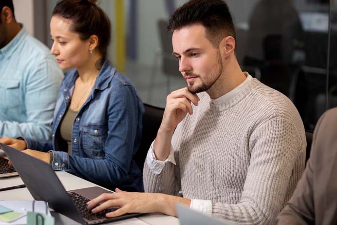 Os Principais Desafios de Vendas B2B para Empresas de Tecnologia e Como o Marketing Digital Pode Superá-los 20 integração de mkt e venda - Vendas b2b